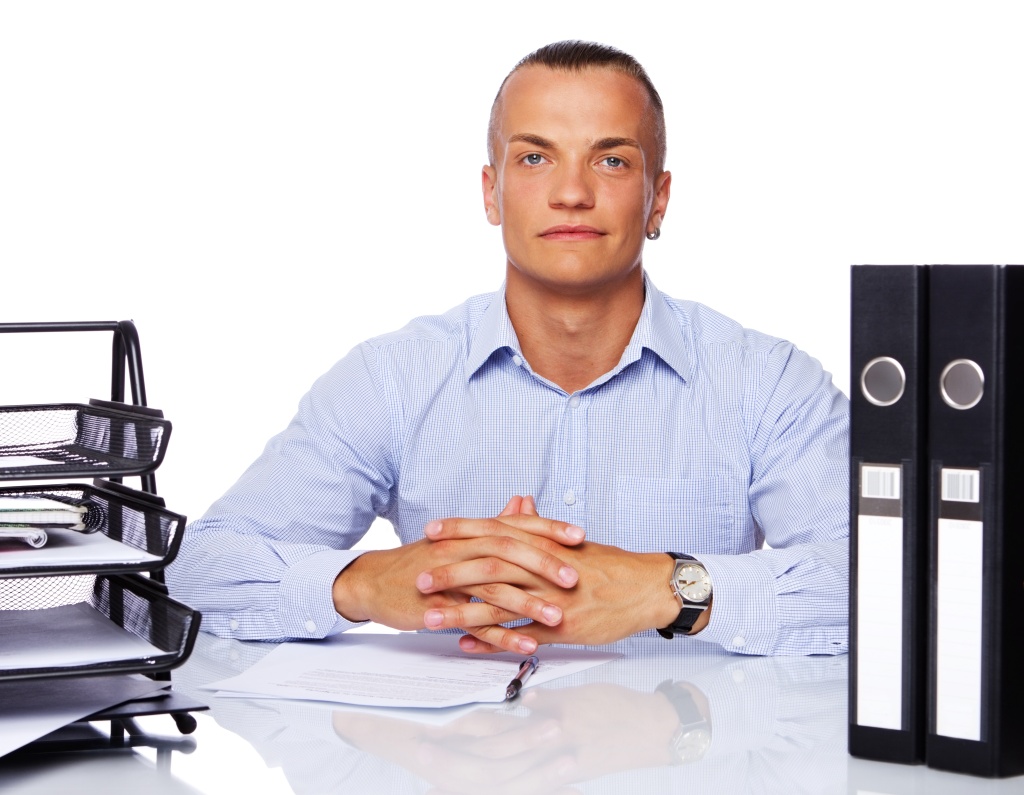 portraiut-young-boss-sitting-front-table.jpg папки